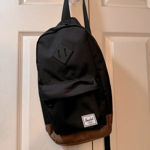 Herschel Heritage Shoulder bag field trip size
